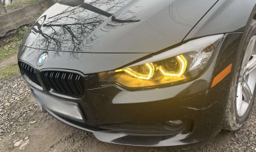 Чорні фари передні BMW F30/F31 дорестайл з жовтими кільцями фото