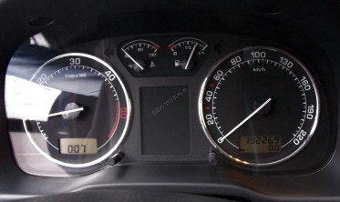 Хром кольца в щиток приборов Skoda Octavia 1 Tour фото