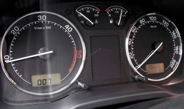 Хром кольца в щиток приборов Skoda Octavia 1 Tour фото