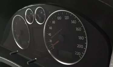 Кольца в щиток приборов VW T5 / Multivan в стиле RS (4 кольца) фото