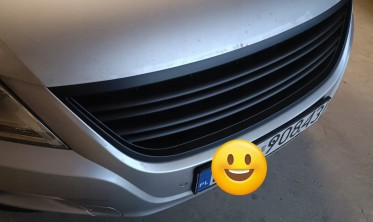 Решітка радіатора Volkswagen Tiguan чорна матова без емблеми фото