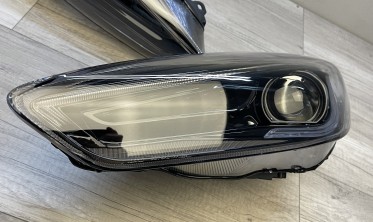 Передні фари Ford Focus MK3 рестайлінг з DRL і динамічними поворотами фото