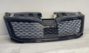 Тюнинговая решетка радиатора Skoda Octavia MK3 2016-2020 черная глянцевая RS фото
