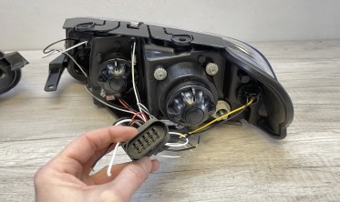 Фары передние VW Passat B5 3BG черные с кольцами фото