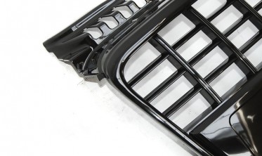 Решетка радиатора Audi A4 B7 в стиле S8 черная глянцевая фото