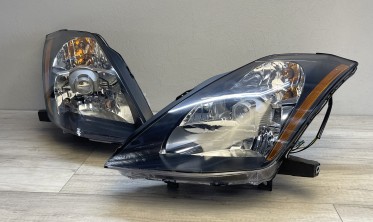 Тюнинговые передние фары Nissan 350Z черные фото