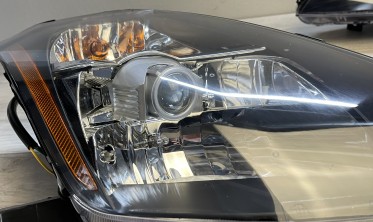 Тюнинговые передние фары Nissan 350Z черные фото