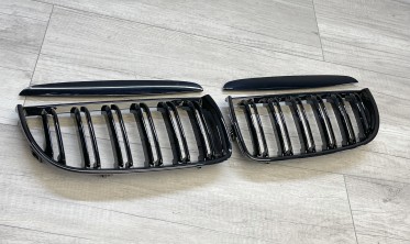 Решітки радіатора BMW E90, E91 подвійні ребра, чорний глянець фото