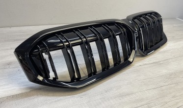 Решітка радіатора BMW 3-серії G20 / G21 LCI чорна глянцева фото