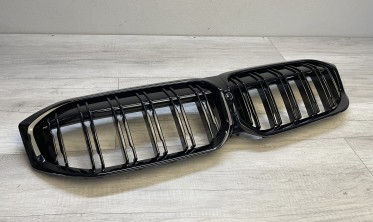 Решітка радіатора BMW 3-серії G20 / G21 LCI чорна глянцева фото