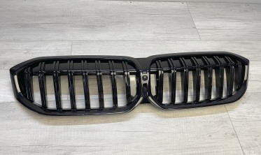 Решетка радиатора (ноздри) BMW G20 / G21 LCI черная глянцевая фото