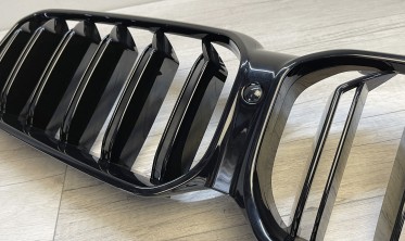 Решітка радіатора (ноздрі) BMW 5 G30 / G31 LCI 2020-2023 чорна глянцева фото