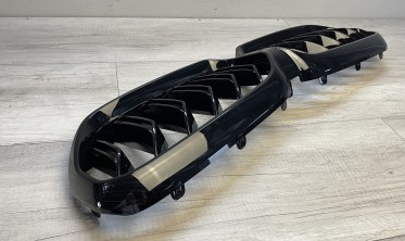 Решітка радіатора (ноздрі) BMW 5 G30 / G31 LCI 2020-2023 чорна глянцева фото