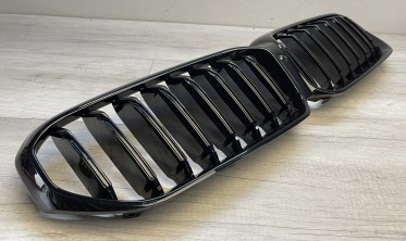 Решетка радиатора (ноздри) BMW G30 / G31 LCI 2020-2023 черная глянцевая фото
