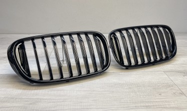 Решетка радиатора (ноздри) BMW 7 G11 / G12 2015-2019 черная глянцевая фото
