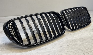 Решітка радіатора (ноздрі) BMW 7 G11 / G12 2015-2019 чорна глянцева фото