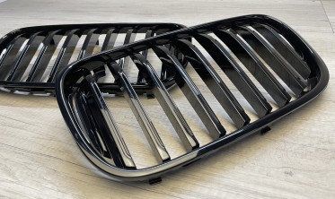 Решітка радіатора (ноздрі) BMW 7 G11 / G12 2015-2019 чорна глянцева фото