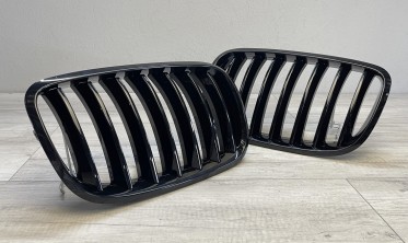 Решітки радіатора BMW X5 E70 / X6 E71 тюнінгові, чорний глянець фото