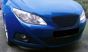 Тюнінгова решітка радіатора Seat Ibiza 6J стиль медові соти фото