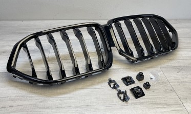 Решітка радіатора BMW X6 G06 2019-2023 чорна глянцева вар. 2 фото