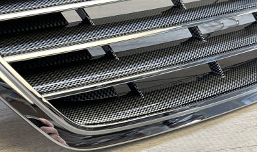 Тюнінгова решітка радіатора Mercedes S W220 хром + карбон фото