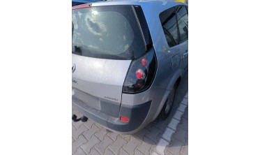 Черные тюнинговые стопы (фонари задние) Renault Scenic фото