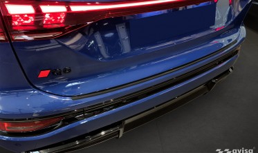Захисна накладка на задній бампер Audi Q6 e-tron чорна фото