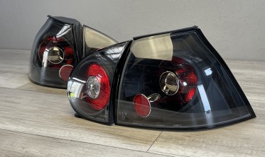 Тюнинговые задние фонари VW Golf MK5 черные фото