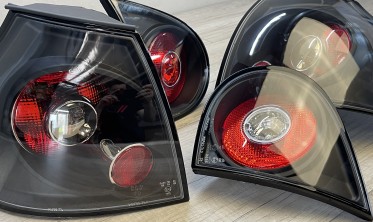 Тюнинговые задние фонари VW Golf MK5 черные фото
