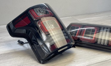 Тоновані лед ліхтарі задні Ford F150 MK13 оптика тюнінгова фото