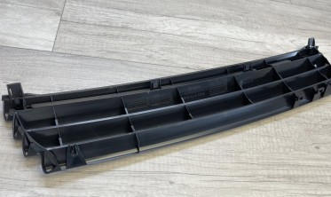 Решетка радиатора VW Passat B4 35i черная без значка фото