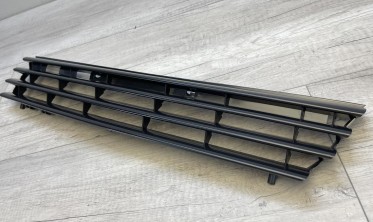 Решетка радиатора VW Passat B4 35i черная без значка фото