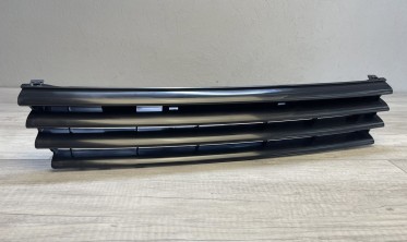Решетка радиатора VW Passat B4 35i черная без значка фото