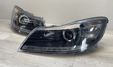 Фари передні із чорним корпусом Skoda Octavia 2 A5 рестайлінг фото