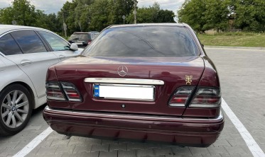 Тюнінгові ліхтарі задні Mercedes W210 тоновані фото