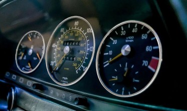 Хром кольца в панель приборов Mercedes W123 фото