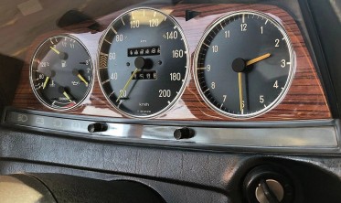 Хром кольца в панель приборов Mercedes W123 фото