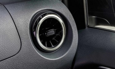 Хром кольца на воздуховоды в салоне Mercedes Vito 447 / Metris рестайл 2020- фото