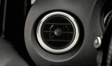 Хром кольца на воздуховоды в салоне Mercedes Vito 447 / Metris 2014-2020 фото