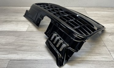 Решітка радіатора Audi A4 B7 у стилі S8 чорна глянсова фото