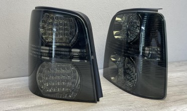 Светодиодные фонари задние VW Touran тонированные фото