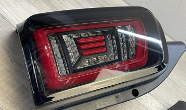 Діодні задні ліхтарі VW T5 (ляда) Black Red з динамічними поворотами фото