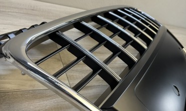 Решітка радіатора тюнінгова Audi A4 B7 у стилі S8 chrome black фото