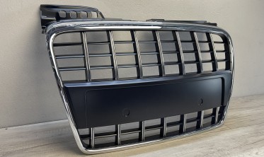 Решітка радіатора тюнінгова Audi A4 B7 у стилі S8 chrome black фото