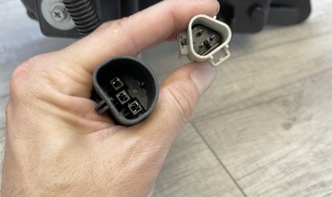 Тюнинговые передние фары Nissan Frontier 09-14 с линзами и LED габаритами фото