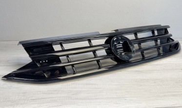Тюнинг решетка радиатора VW Tiguan MK2 2020-2024 R стиль черная глянцевая фото