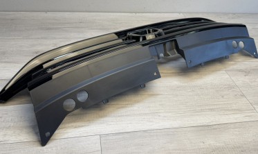 Тюнинг решетка радиатора VW Tiguan MK2 2020-2024 R стиль черная глянцевая фото