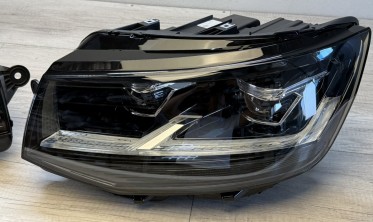 Передние фары VW T6 2015-2019 черные светодиодные фото