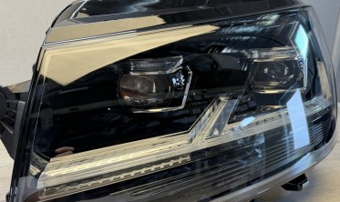 Передние фары VW T6 2015-2019 черные светодиодные фото
