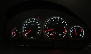 Светящиеся накладки на шкалы приборов BMW 3 E46 версия 1 фото